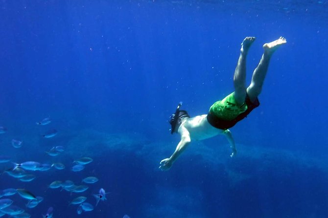 Blow Lagoon Bali Snorkeling and see Bali Bats Cave Temple - Showers, changing time, and Indonesian lunch