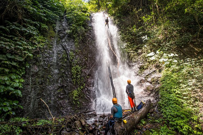 Canyoning Bali, Tamata Canyon (Adventure, discovery, nature) - The 4x4 and local truck approach to Tamata