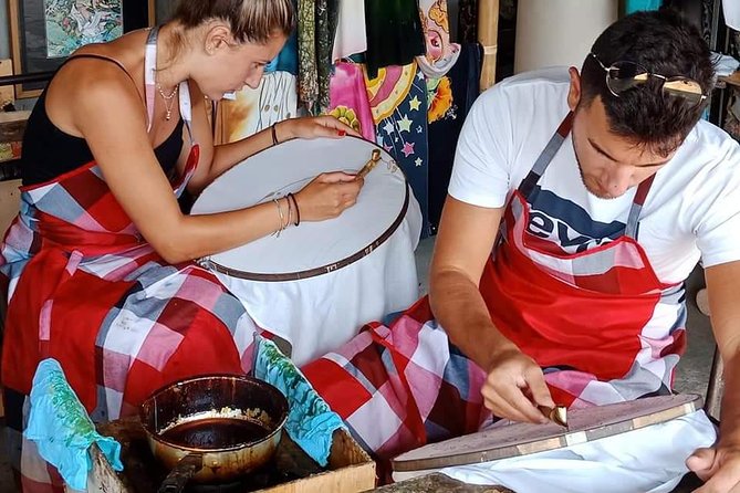 Crafting Heritage Batik Painting Workshops - A peaceful studio in Keliki