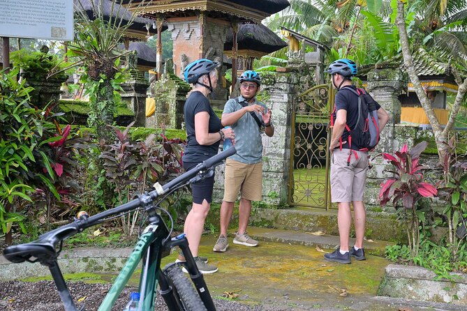 Cycling and Cooking Class in Ubud - Sayan and the first look at rural Bali