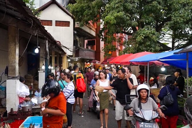 Denpasar Night Market Food Tour - What the guides add to the evening