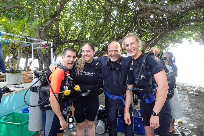 Discover Scuba Diving and dive in Menjangan Island Marine Park 2 dives - What happens during the two underwater sessions