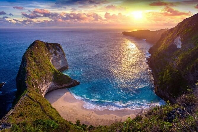 Discover the Enchanting Beauty of West Nusa Penida Private Tour - Key points at a glance