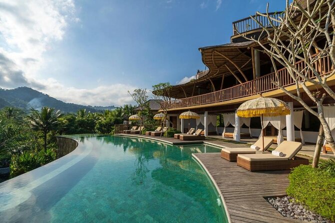 East Bali Tour: Gate of Heaven, Water Palace, Sleeping Gajah - Who will enjoy this East Bali day most?