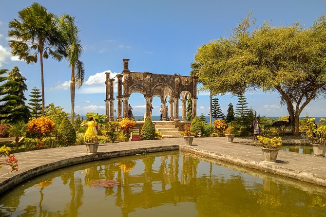 East Bali Tour, Lempuyang - Tirta Gangga - Ujung Soekasada - Black sand Beach - Ujung Water Palace and its royal pools