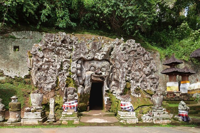 Elephant Cave and Hidden Waterfall All-Inclusive Private Day Tour - Watching silverwork in Celuk Village
