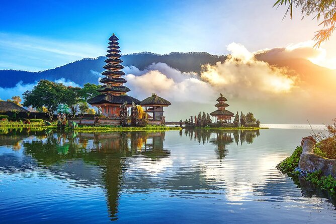 Full Day Private Tour in Bali - Ulun Danu Beratan beside the mountain lake