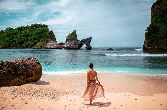 Full Day Private Tour to Nusa Penida Underground Temple from Bali - What the guides add to the experience