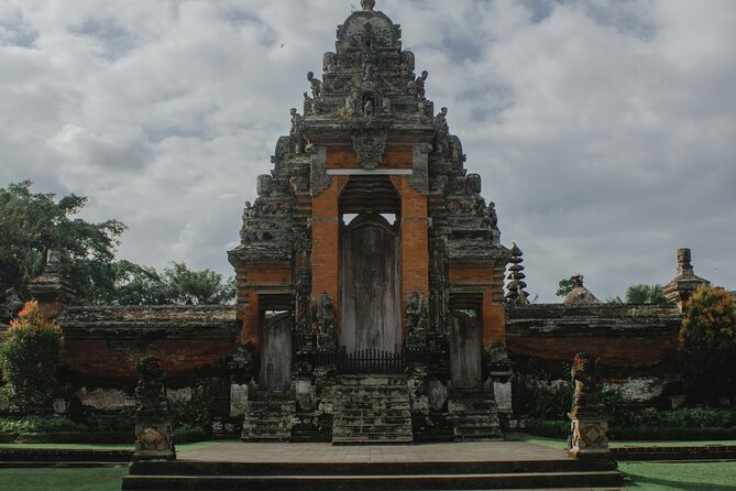 Full Day Private Tour to Ubud Waterfall and Tanah Lot Sunset - Ubud Monkey Forest: nature and temple grounds in town