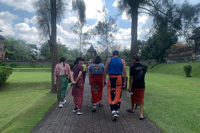 Full Day Tour Bedugul Sightseeing and Tanah Lot Temple - The pace, comfort, and practical details