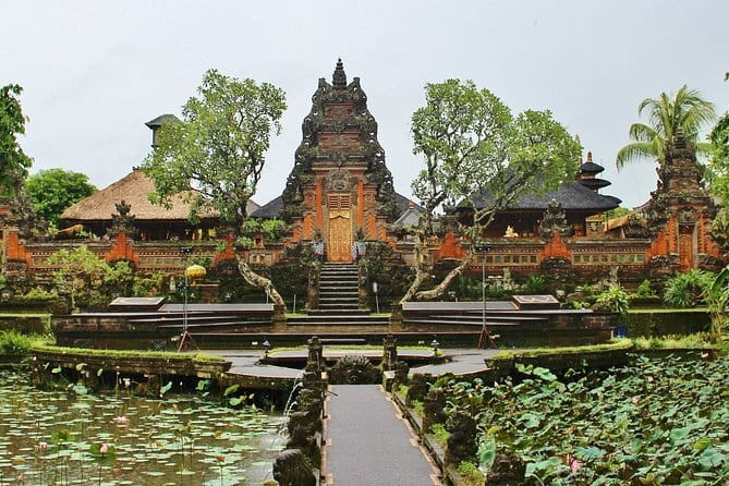 Full Day Ubud Tanah Lot Uluwatu All Inclusive Private Tour - Uluwatu on the cliff edge