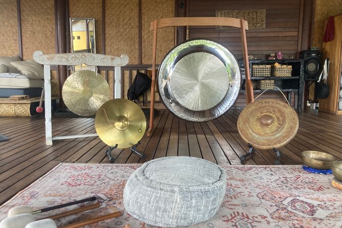 Gong Sound Healing on Nusa Lembongan, Bali - Nicholas and the small group format