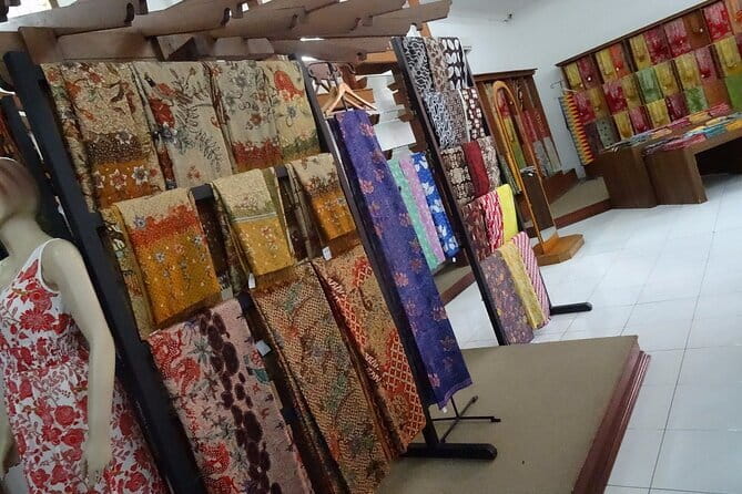 Half Day Bali Shopping Art Village Private Tour - Celuk Village and Bali’s silver tradition