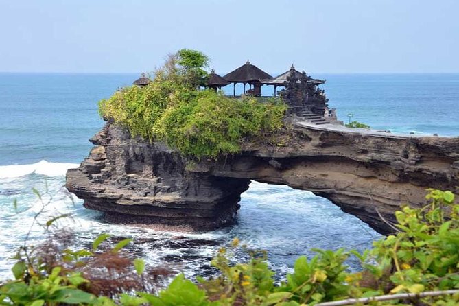 Half Day Tour: Tanah Lot Sunset & Taman Ayun Temple Included Entrance Ticket - Taman Ayun Temple and the quiet start