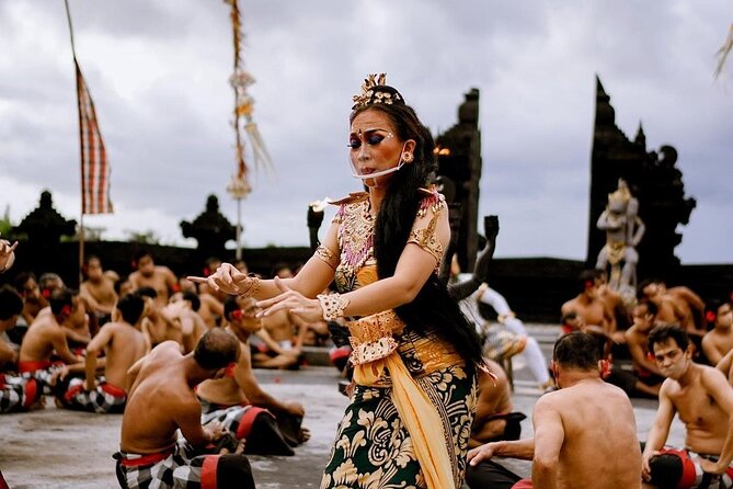 Kecak and Fire Dance Ticket at Uluwatu Temple - Who will enjoy this most?