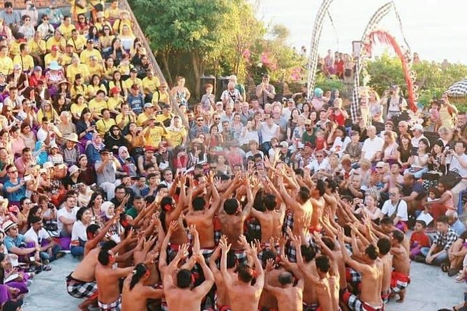 Kecak fire dance and uluwatu temple tour - free wifi - Who should book this southern Bali outing