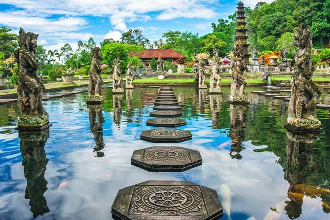 Lempuyang Gates of Heaven, Tirta Gangga Temple Swim & Jungle Waterfalls - Why the group size matters