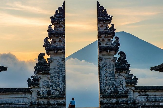 Lempuyang Temple Tour With Lunch and Pick Up - Tirta Gangga’s royal pools and stone paths