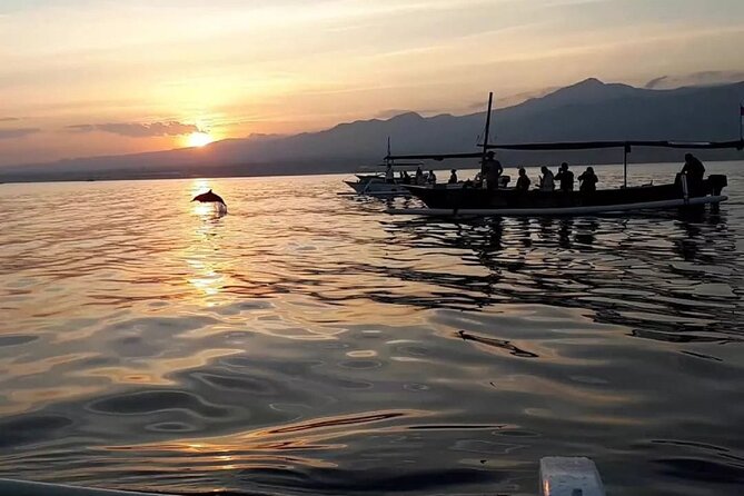Lovina Sunrise Dolphin with option snorkeling and waterfall - Sunrise on Lovina Beach
