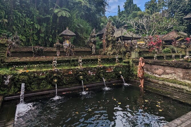 Melukat Ceremony and Temple Tour at Gunung Kawi Sebatu Temple - The temple tour before the water ritual