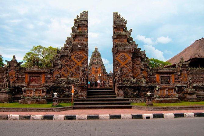Monkey Forest, Ubud, Waterfall and Rice Terrace - Happy Swing Bali and the photo stop