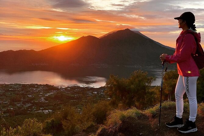 Mount Batur Sunrise Trekking - All Inclusive - Descending with a new view of the caldera
