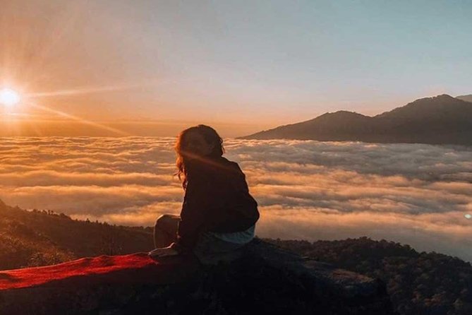 Mount Batur Sunrise Trekking With Guide & Breakfast - Reaching the crater around 6:15 AM