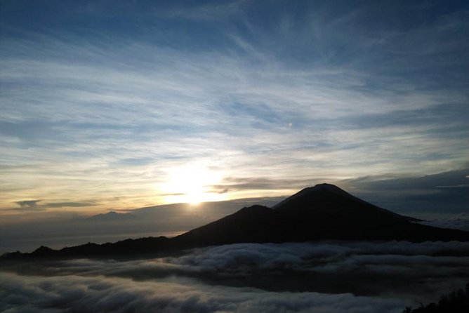 Mount Batur Volcano - Sunrise Trekking with White Water Rafting - Sunrise Above Lake Batur