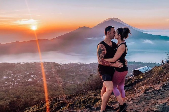Mt batur Sunrise Trekking and Natural Spring Tour - Breakfast beside the crater