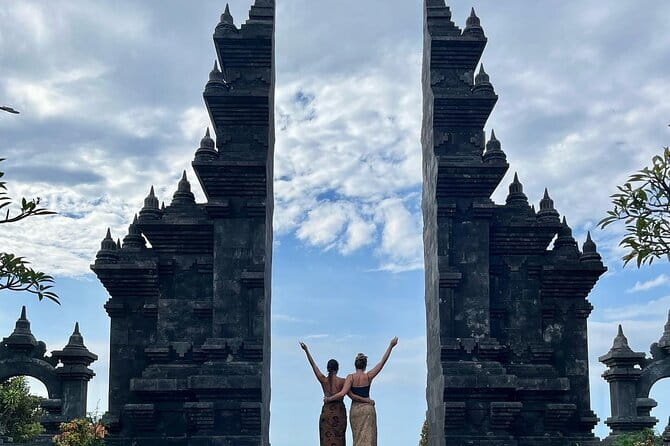 North Bali highlights: Buddhist temple, Waterfall & hot spring - Key points to know before you book