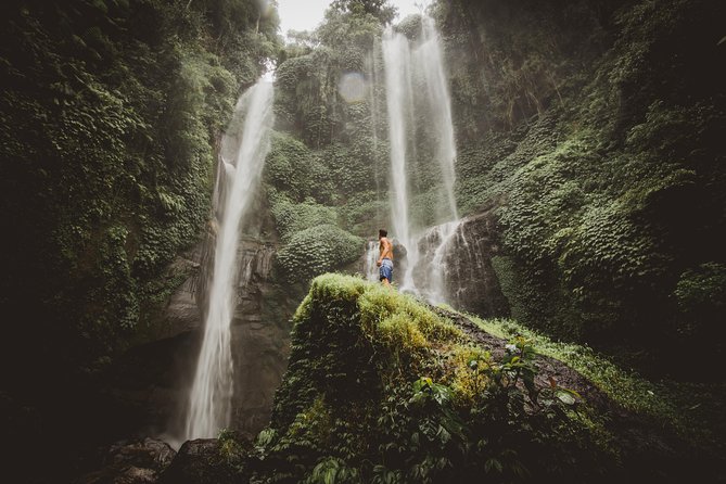 North Bali: Sekumpul Waterfalls and Ulun Danu Temple Tour - The early pickup and the long road north
