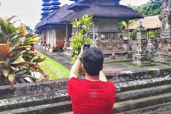 North Bali: Sekumpul Waterfalls and Ulun Danu Temple Tour - Group size, guides, and the human side of the day