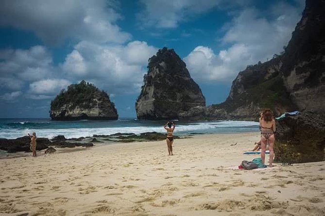 Nusa Penida Bali Costumize Tour - Broken Beach and its huge natural arch