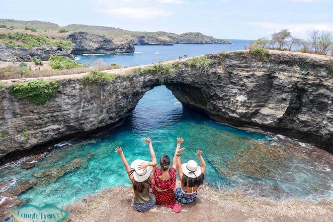 Nusa Penida Instagram Tour: Legendary Spots (Private & All-Inclusive) - Crystal Bay, black sand, and a slower final stop
