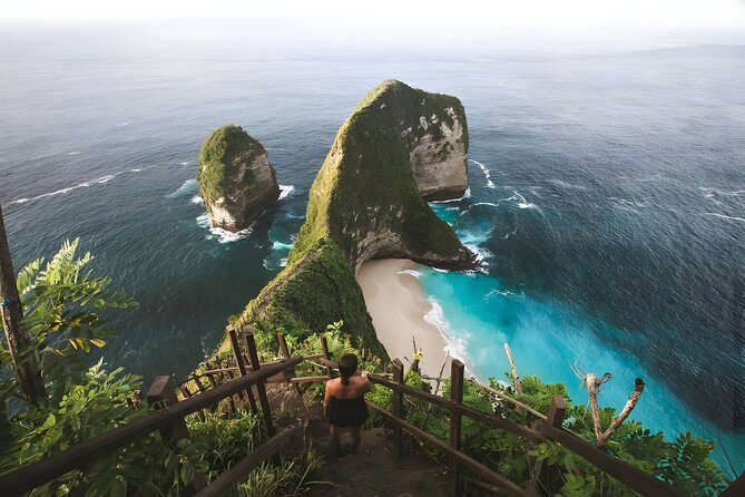 Nusa Penida Island Beach Tours with Snorkeling From Bali - Crystal Bay: pretty shore, changeable water