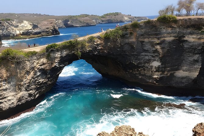Nusa Penida Island Beach Tours with Snorkeling From Bali - Kelingking Beach and the safer viewpoint choice