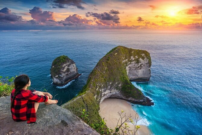 Nusa Penida Private Full Day West Island Tour From Bali - Angel’s Billabong beside the ocean