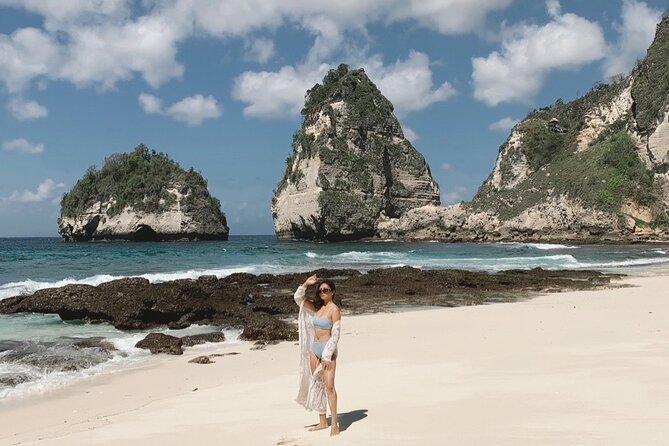 One Day Private Tour East & West Nusa Penida by Penidago - Kelingking Beach: The Famous View With a Crowded Queue
