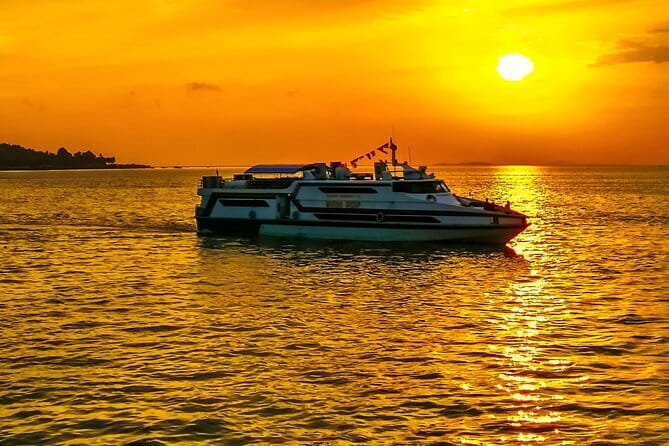 One-way Ticket Fast Boat from Sanur Bali or Nusa Lembongan - Arriving at Mushroom Bay