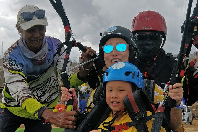 Paragliding Bali at Uluwatu Cliff with Photos/Videos - The private format and pilot experience