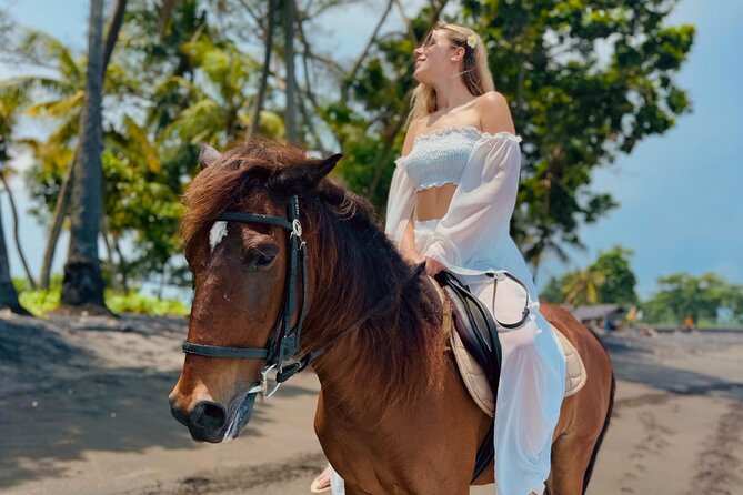 Private Bali Horse riding at saba beach - The one-hour route along the black sand