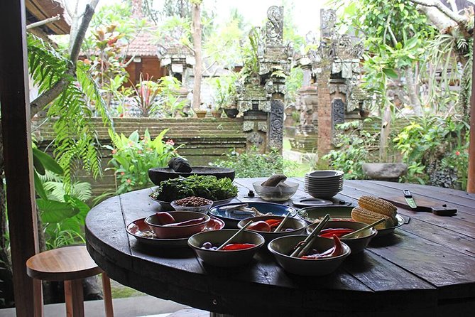 PRIVATE Balinese Cooking Class in Ubud with Dewa with Transfers - A walk through gardens, rice fields, and village life