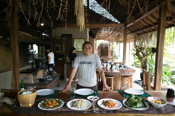 PRIVATE Balinese Cooking Class in Ubud with Dewa with Transfers - Inside a traditional Balinese family compound