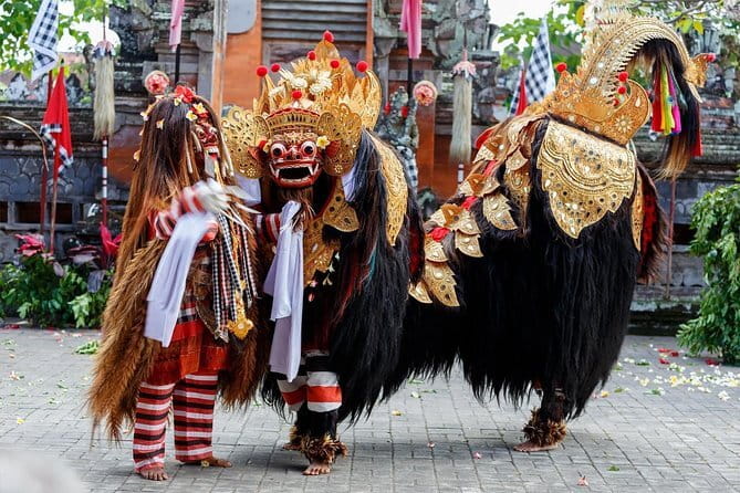 Private Chartered Car to Bali Temples With Besakih Temple - What this private Bali day actually offers