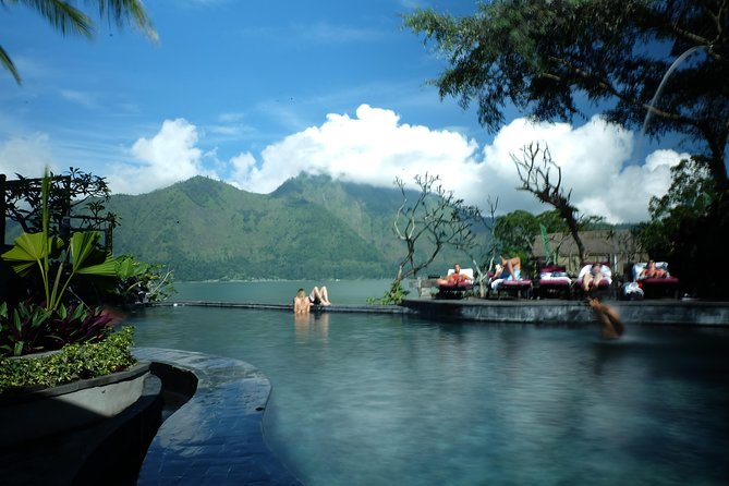Private Full-Day Bali Sightseeing Tour with Pickup and Lunch - Sacred Monkey Forest: more than a close-up photograph