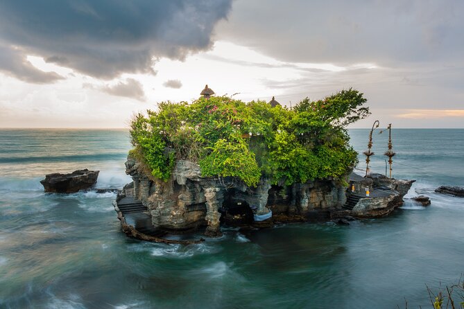 Private Full-Day Handara, Ulun Danu, Jatiluwih and Tanah Lot Tour - Ulun Danu Beratan beside the lake