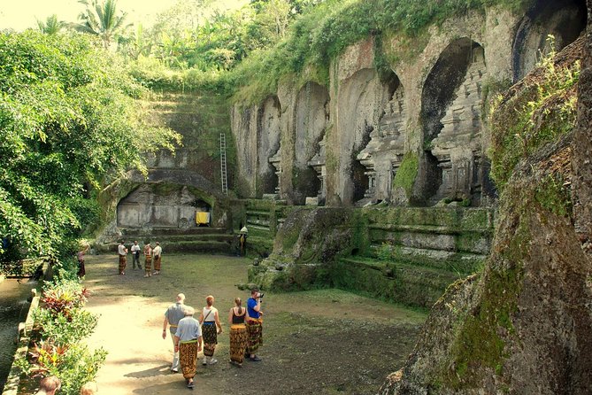 Private Full-Day Tour: Balinese Temples and Rice Terraces - Seeing the Tegalalang rice terraces