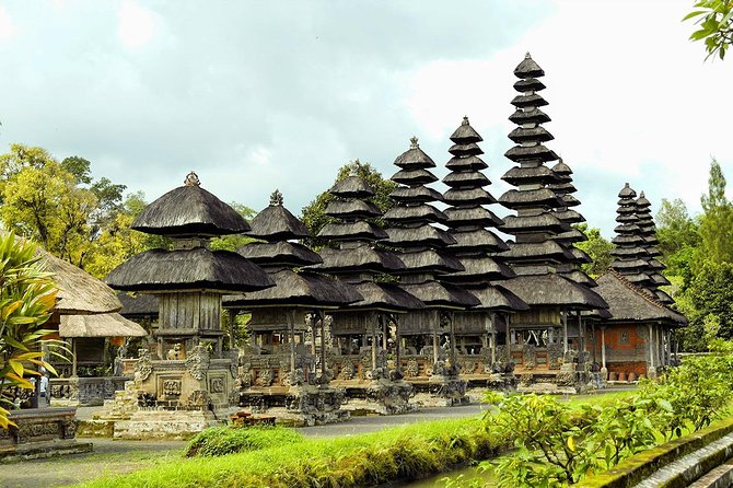 Private Full Day Tour: Best UNESCO Sites in Bali - Guides, driving, and the pace of the day