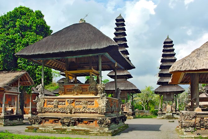 Private Full-Day Tour: Ulun Danu Beratan Temple, Jatiluwih and Tanah Lot Temple - Tanah Lot is the dramatic finish