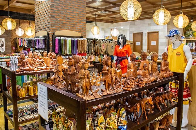 Private Half-Day Beach and Shopping Tour in Kuta - Melasti Beach: a scenic start near Ungasan